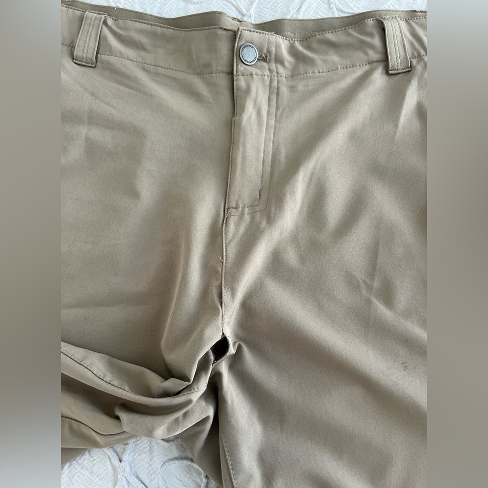 men's zeroxposur Khaki Moisture Wicking Shorts Size 40 (0642) - Picture 9 of 12